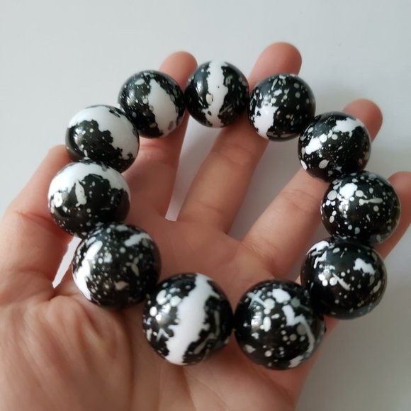 Large Splatter Paint Design Bead Bracelet - Picture 5 of 8